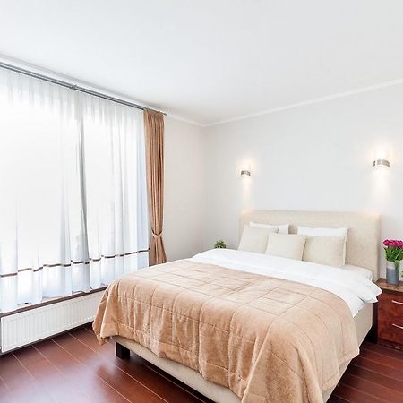 Central Apartment In Gedimino Av By Urban Rent Vilnius Bagian luar foto