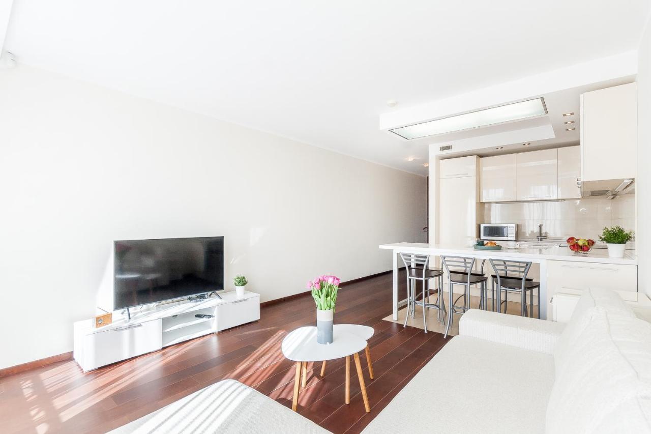 Central Apartment In Gedimino Av By Urban Rent Vilnius Bagian luar foto