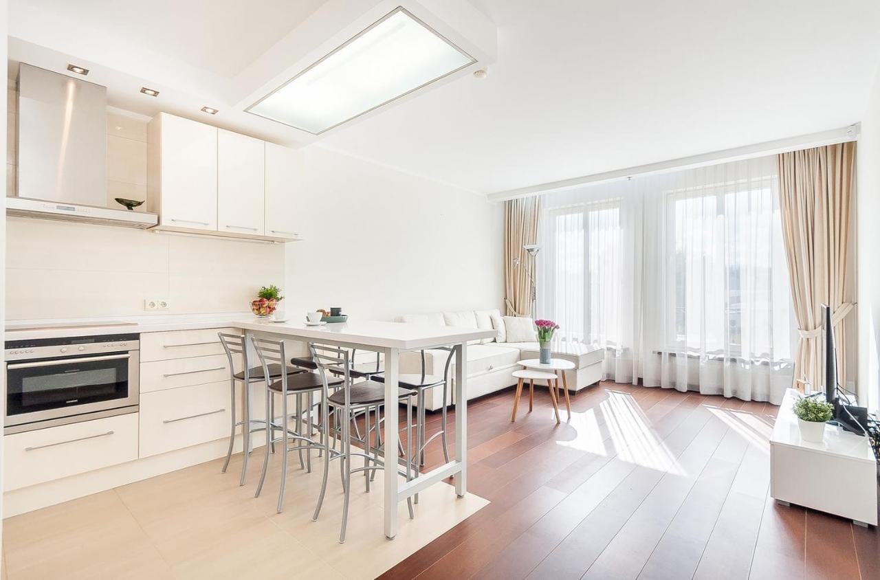 Central Apartment In Gedimino Av By Urban Rent Vilnius Bagian luar foto