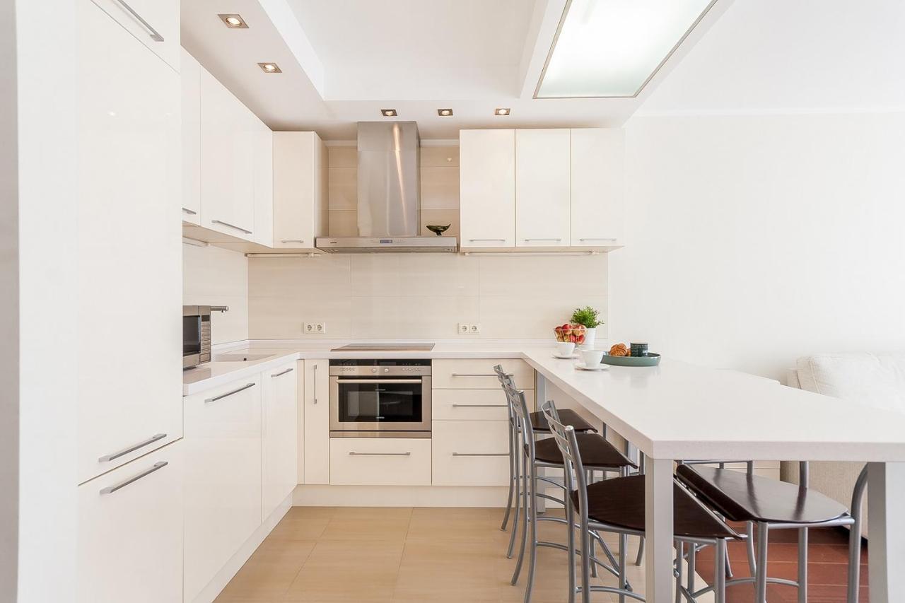Central Apartment In Gedimino Av By Urban Rent Vilnius Bagian luar foto