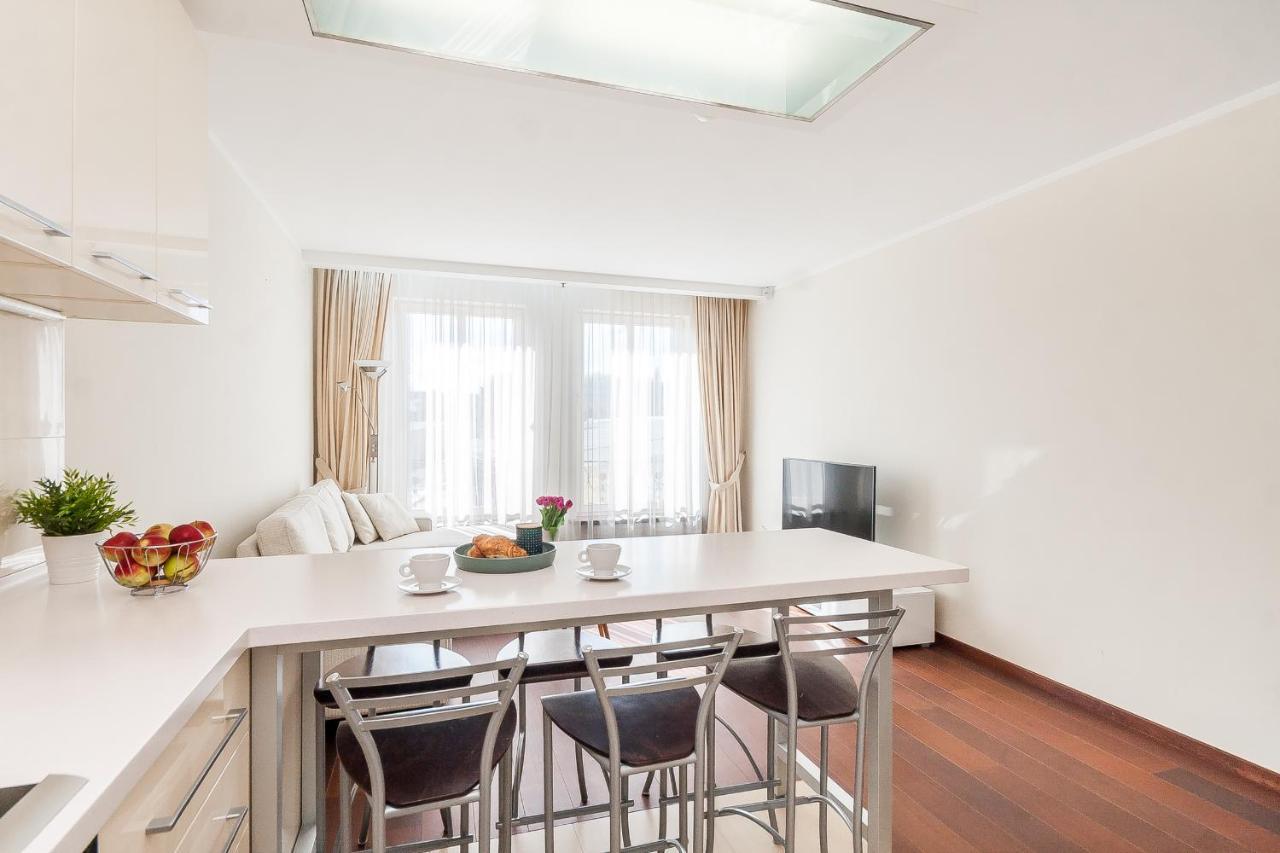 Central Apartment In Gedimino Av By Urban Rent Vilnius Bagian luar foto